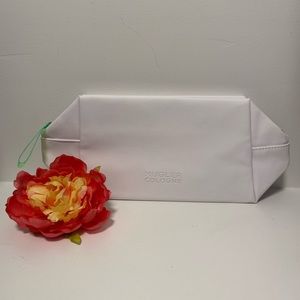 😍 5 for $25 Sample Sale - Mugler Cologne White Pouch